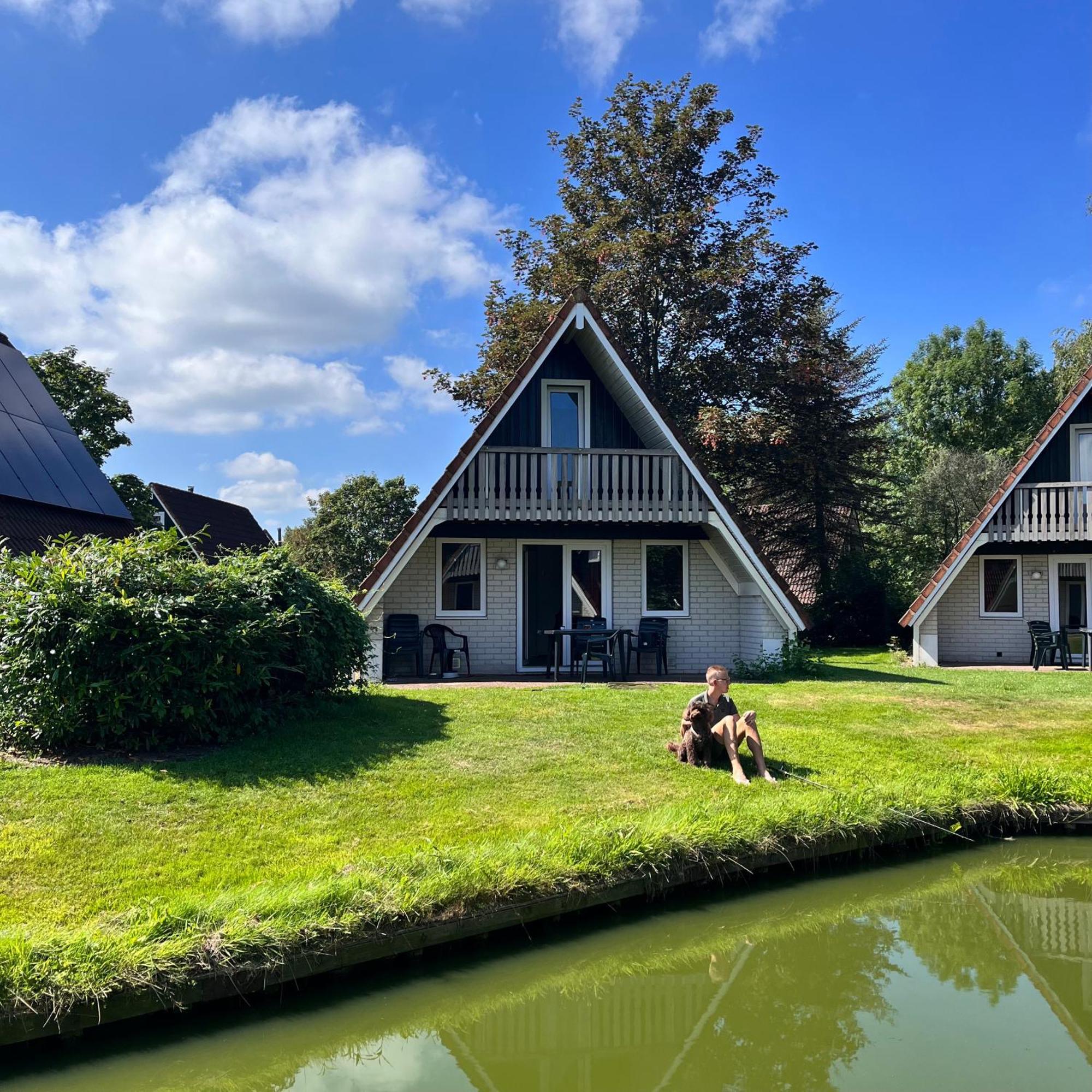 Vakantiepunt 142 - Moderne Vakantiewoning Aan Het Water! Gramsbergen 外观 照片