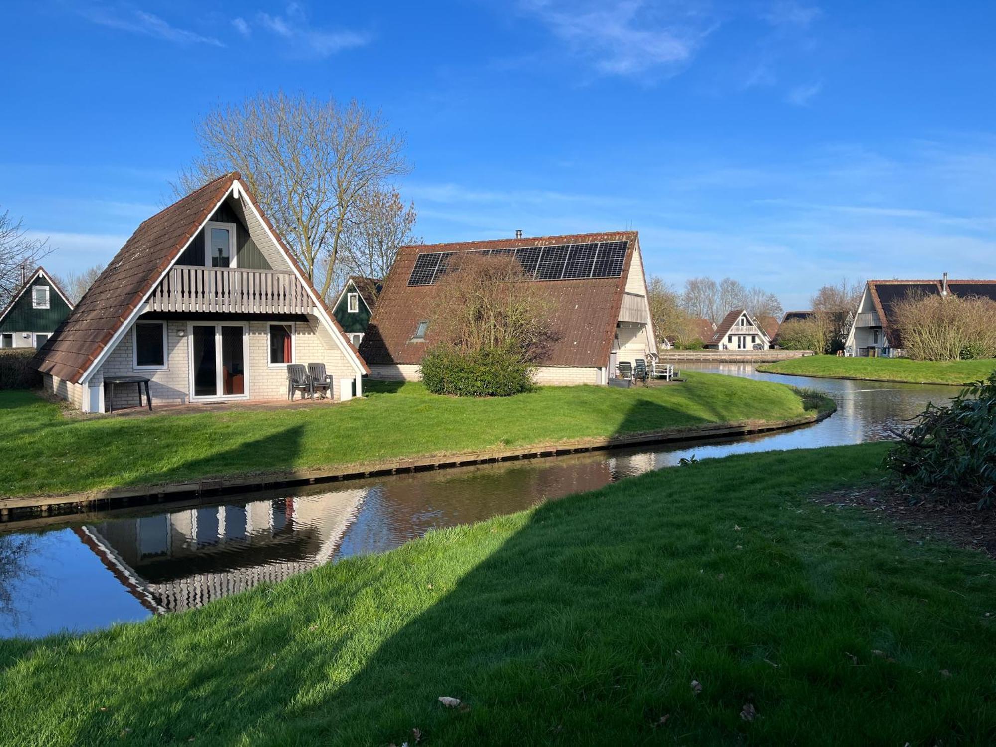 Vakantiepunt 142 - Moderne Vakantiewoning Aan Het Water! Gramsbergen 外观 照片